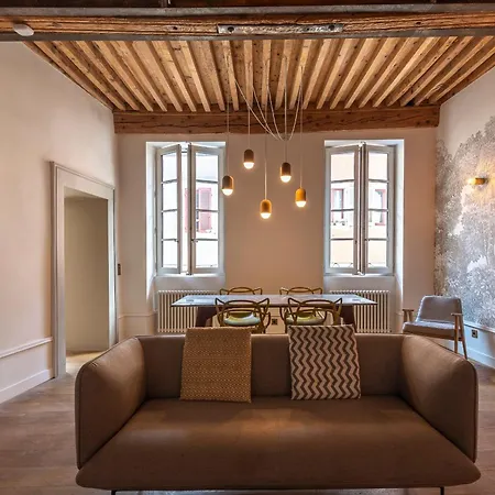 Passage De L'eveche Apartment *