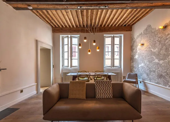 Passage De L'eveche Apartment *